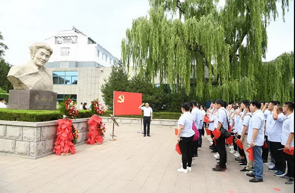 亞光黨委組織二批黨員、入黨積極分子赴焦裕祿紀(jì)念館參觀學(xué)習(xí)